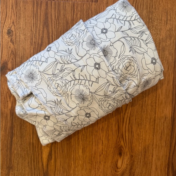 Moby x Petunia Pickle Bottom wrap - Picture 2 of 2